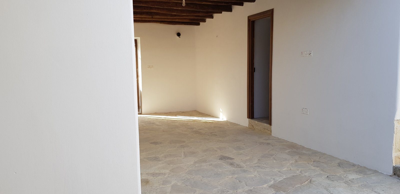 8 BR Detached house in Kampia, Nicosia photo 14