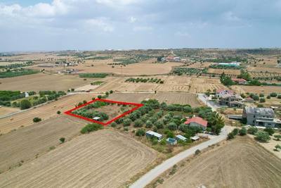 Residential field in Pera, Nicosia thumbnail 3