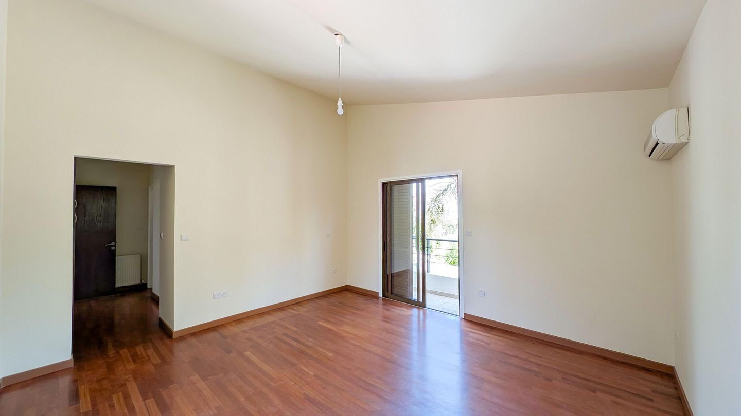 Four-Bedroom two-storey house in Strovolos, Nicosia photo 11