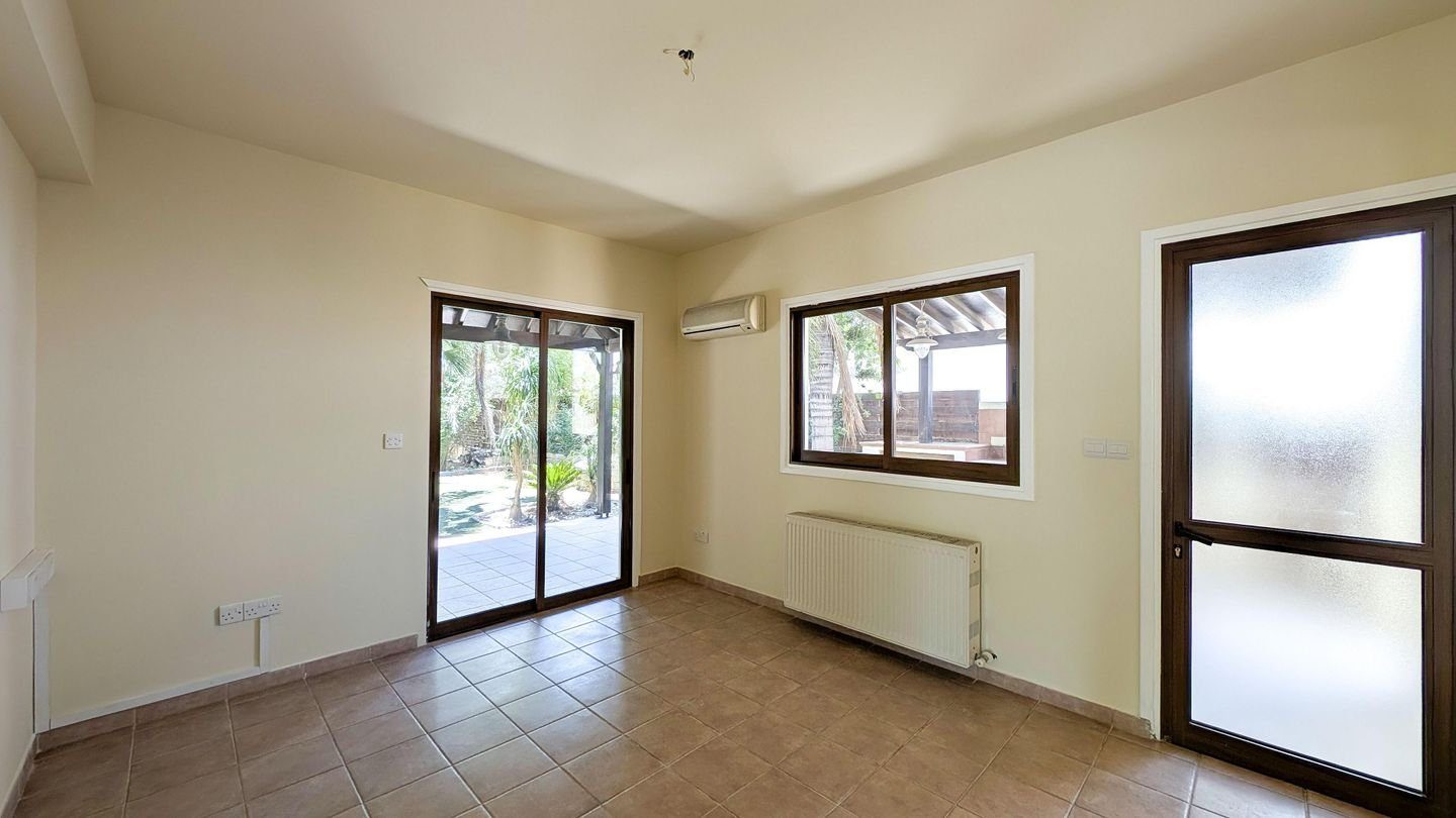 Four-Bedroom two-storey house in Strovolos, Nicosia photo 15
