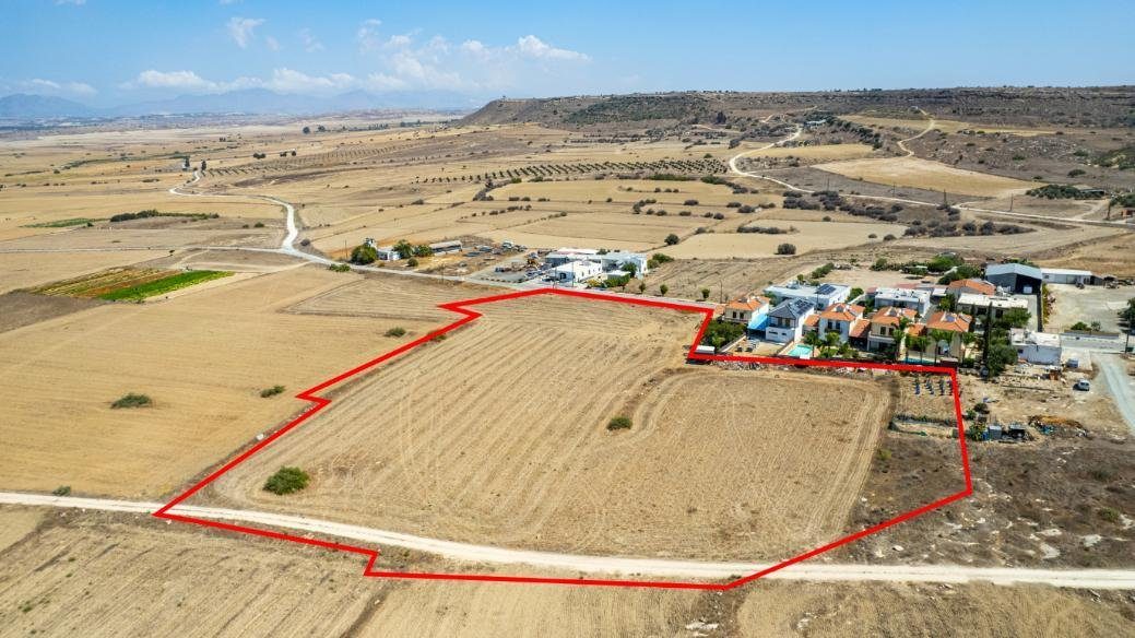 Residential field in Deneia, Nicosia photo 1