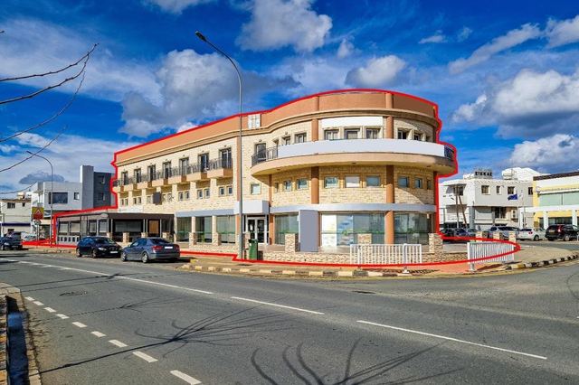 Shared mixed-use building in Deryneia, Famagusta