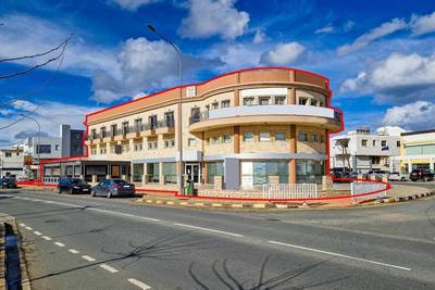 Shared mixed-use building in Deryneia, Famagusta thumbnail 1