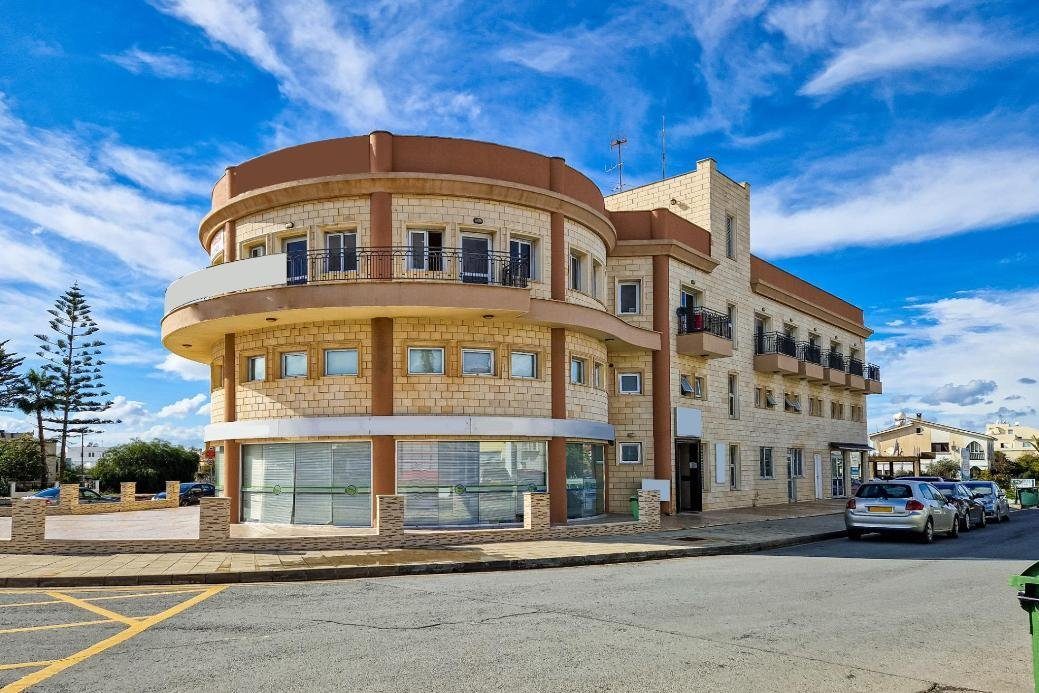 Shared mixed-use building in Deryneia, Famagusta photo 6