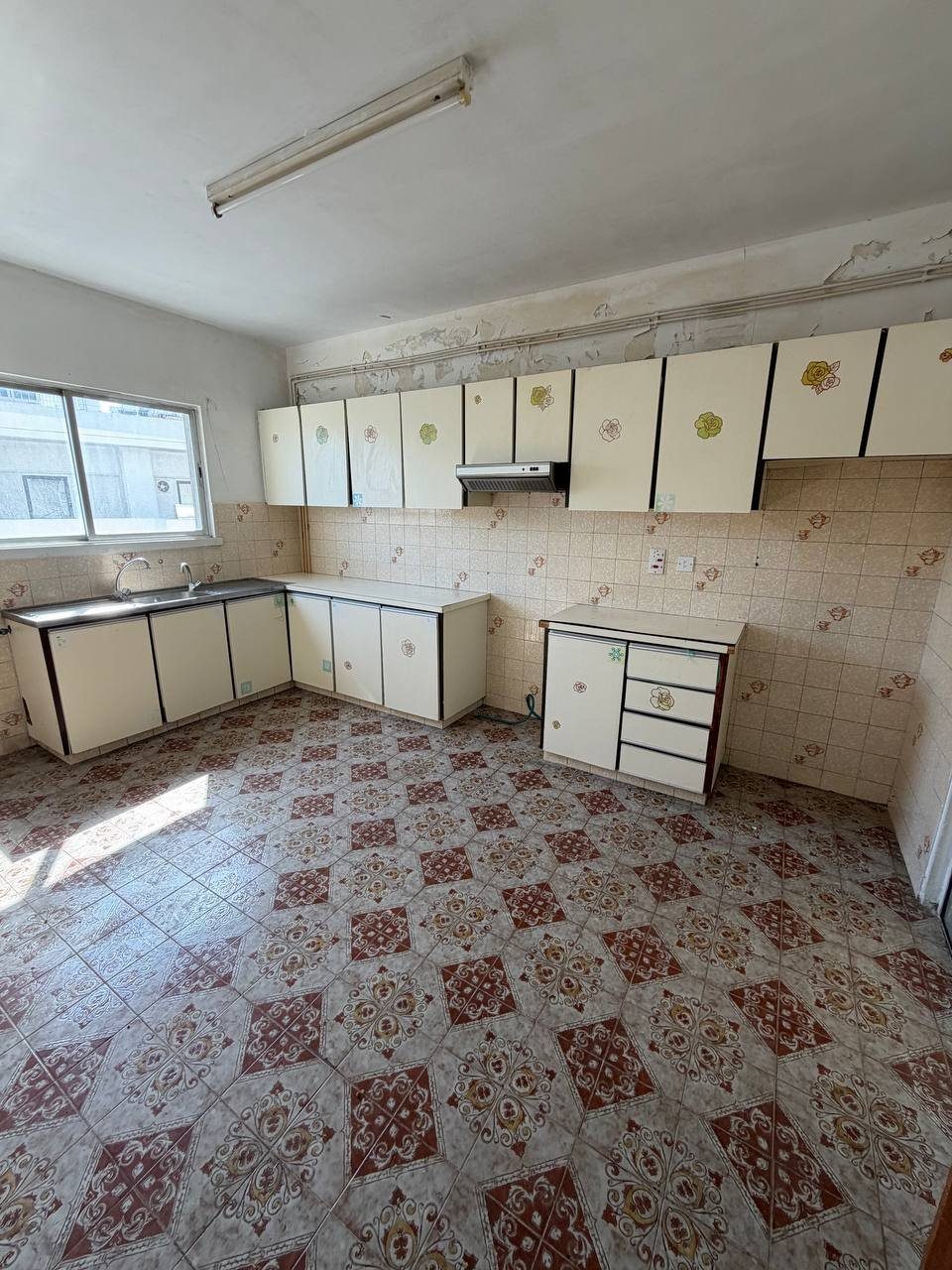 3 BR Apartment in Neapolis, Limassol photo 2