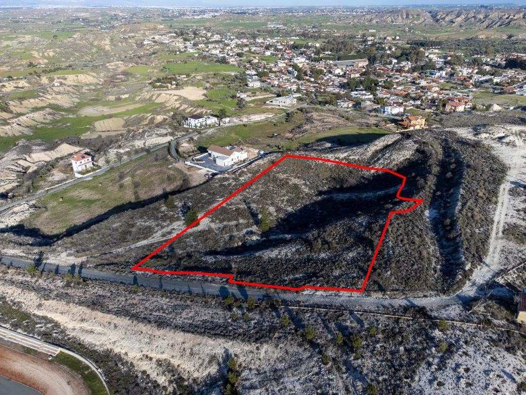 Shared residential field in Arediou, Nicosia photo 1