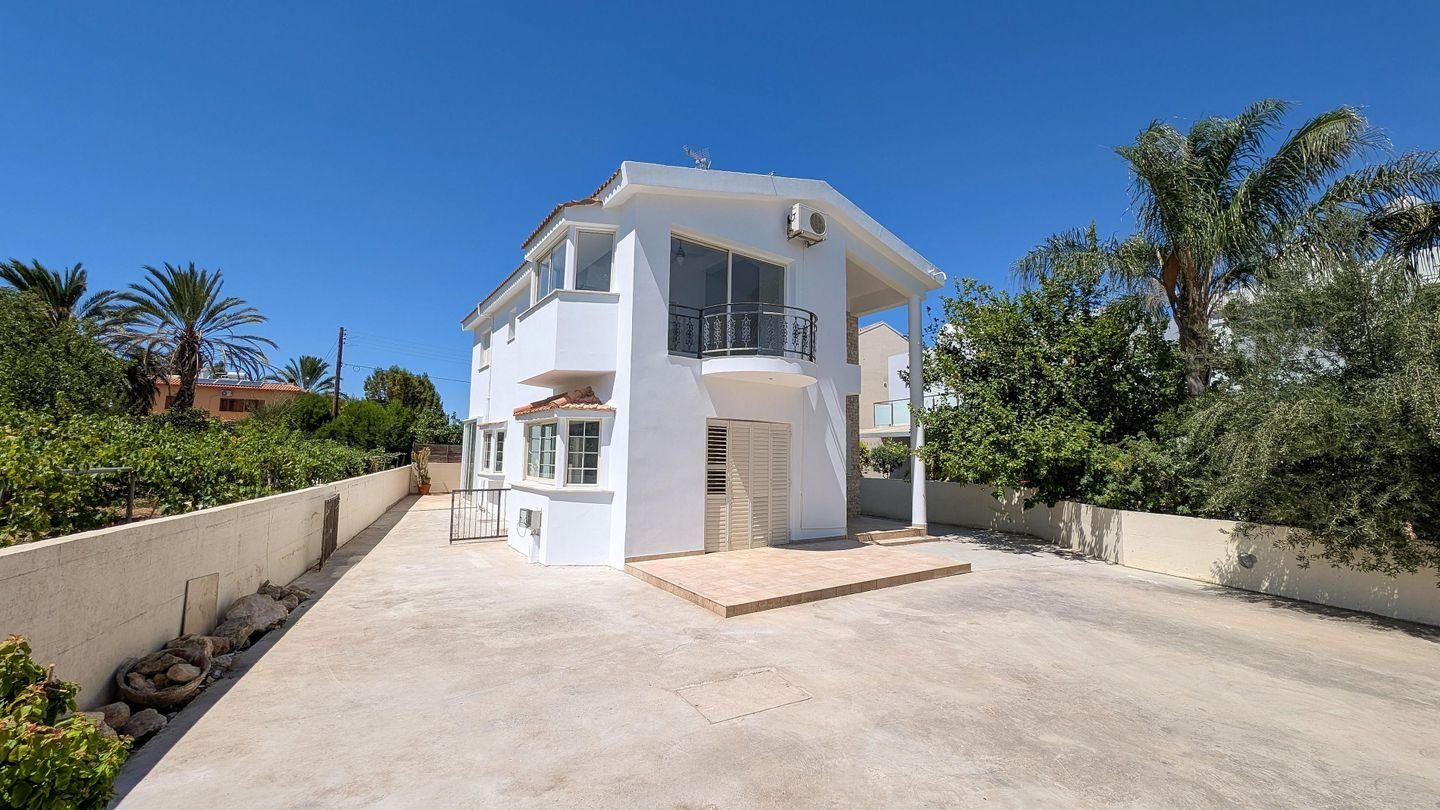 Three-bedroom detached house in Tseri, Nicosia photo 2