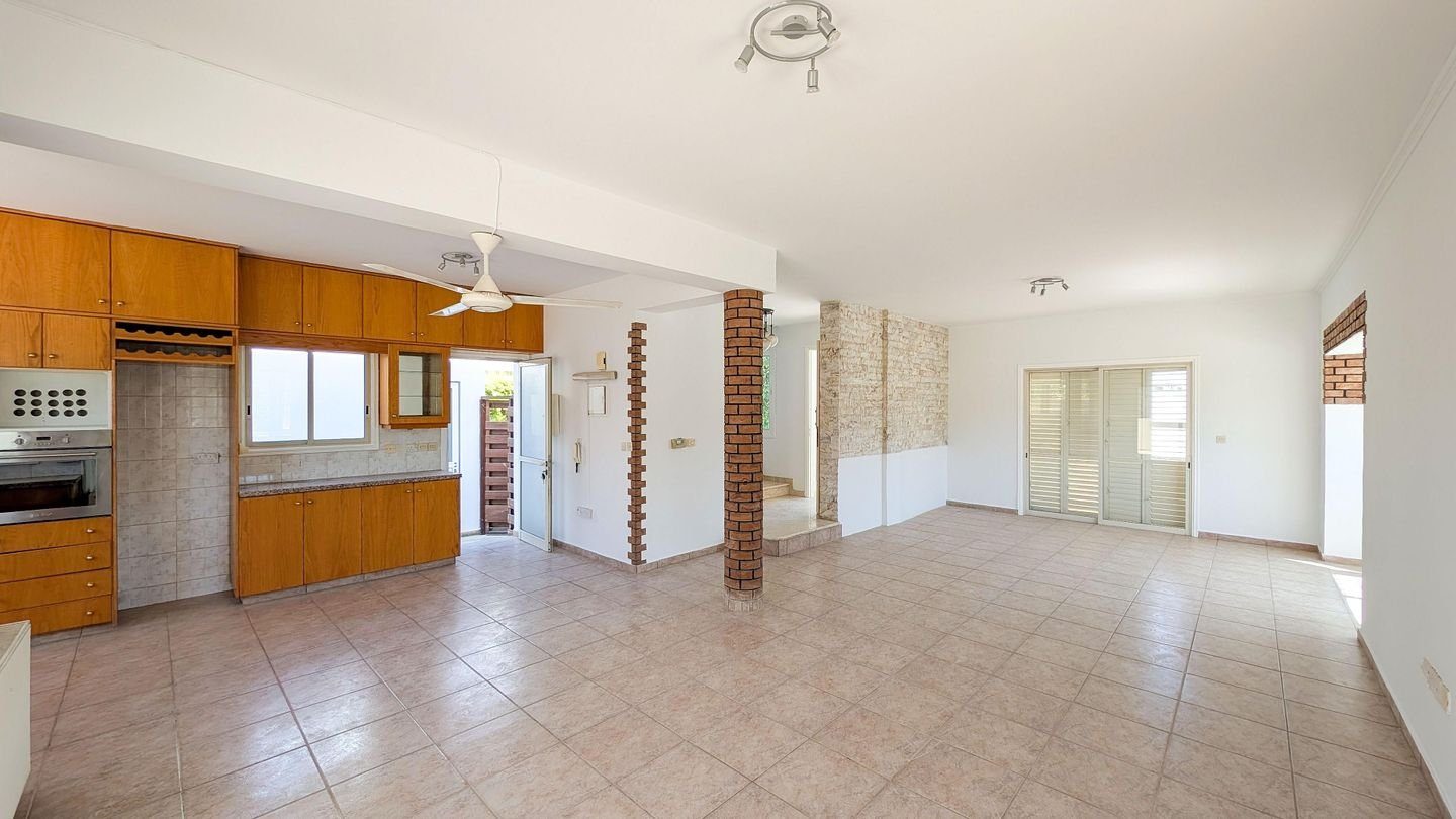 Three-bedroom detached house in Tseri, Nicosia photo 14