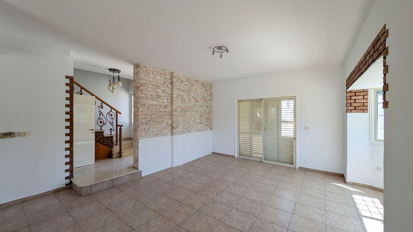 Three-bedroom detached house in Tseri, Nicosia photo 11