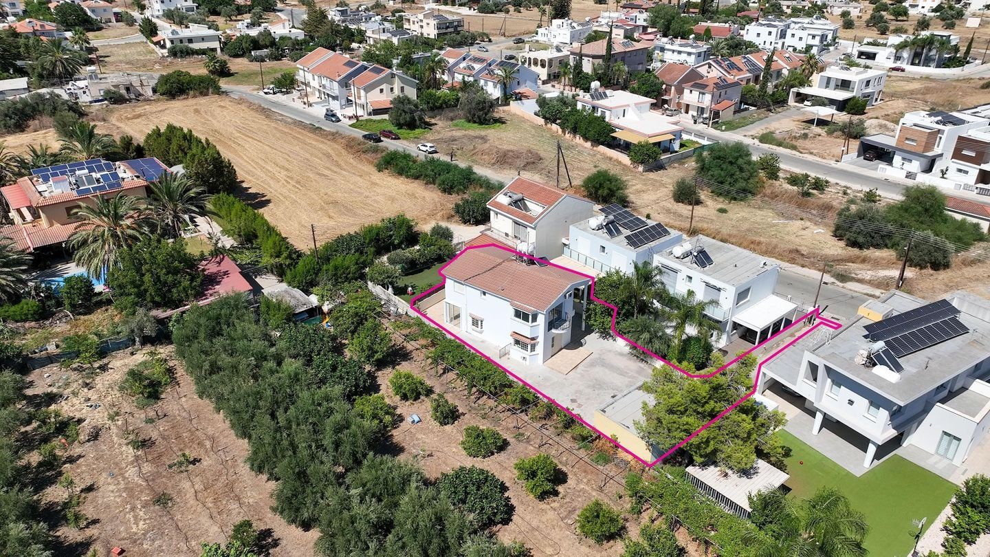 Three-bedroom detached house in Tseri, Nicosia photo 1