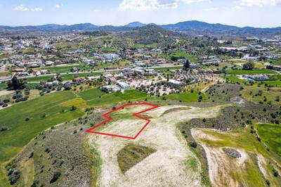 Shared residential field in Agia Varvara, Nicosia thumbnail 2