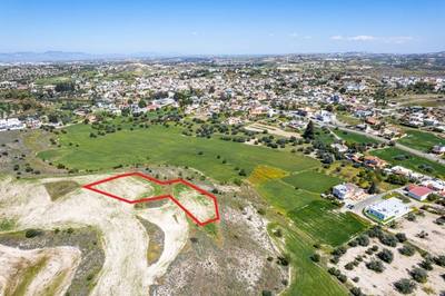 Shared residential field in Agia Varvara, Nicosia thumbnail 3