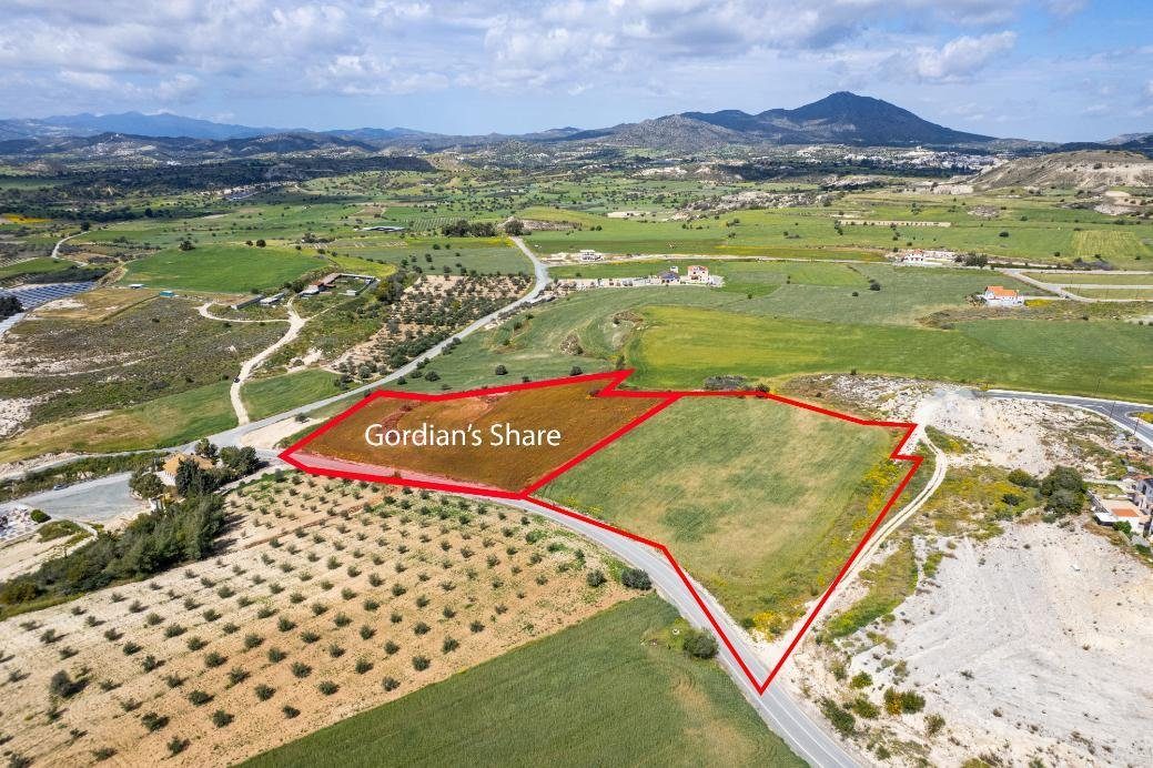 Shared residential field in Anafotida, Larnaca photo 2