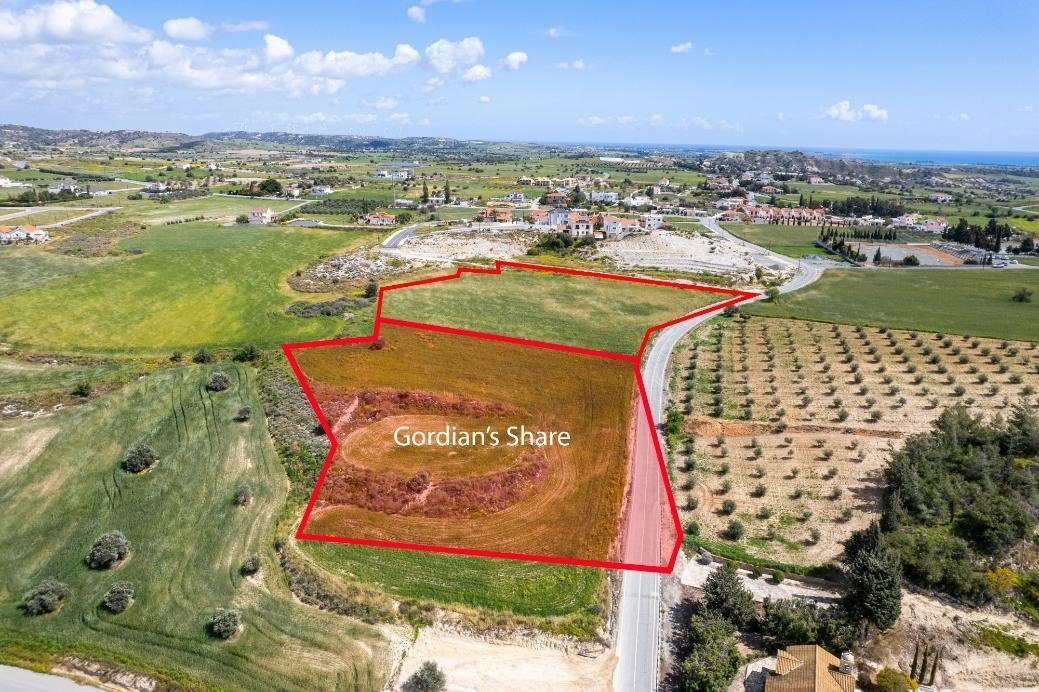 Shared residential field in Anafotida, Larnaca photo 3