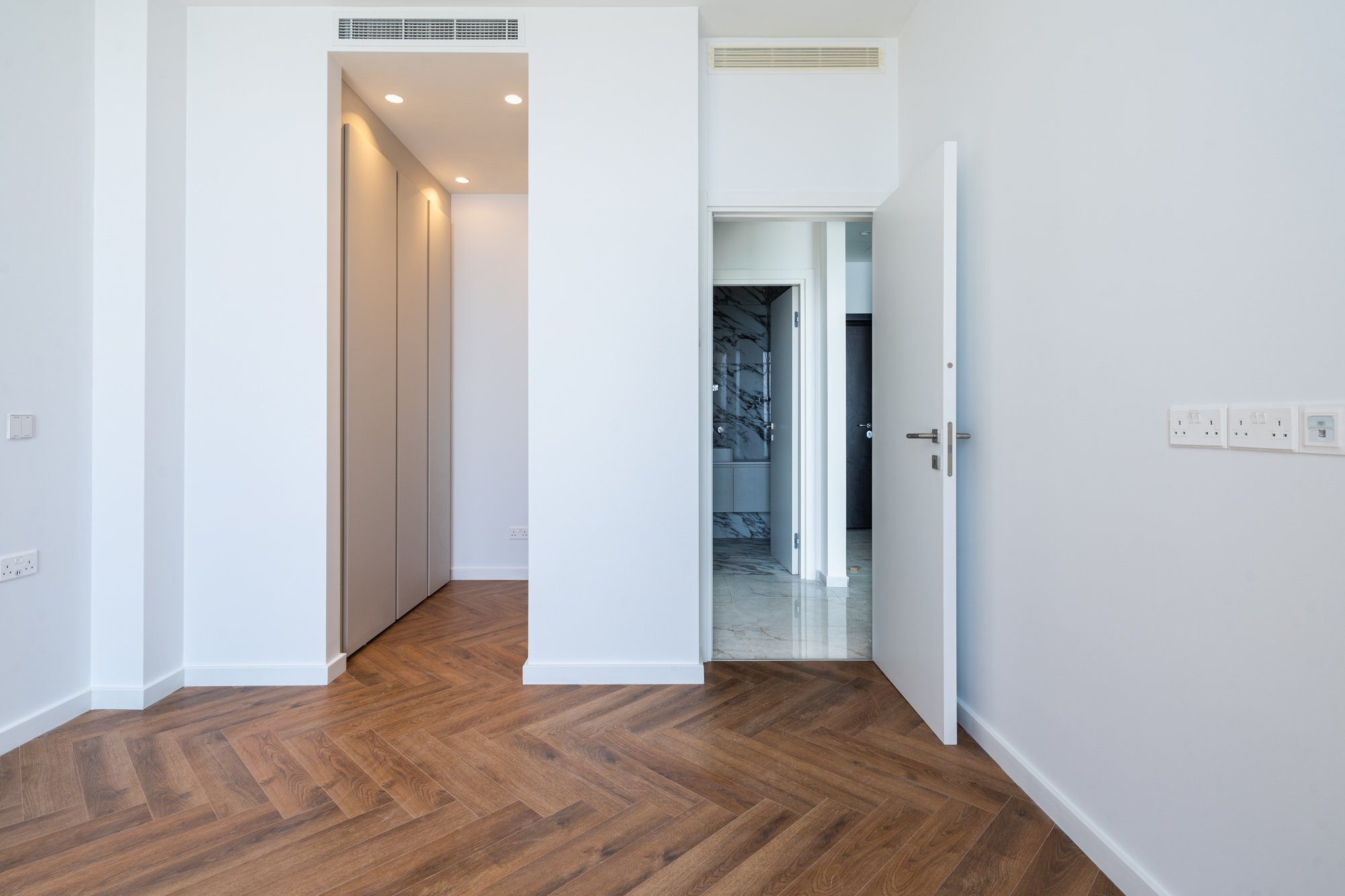 1 BR Apartment in Agios Tychonas, Limassol photo 6