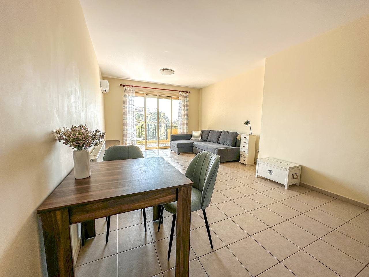2 BR Apartment in Mesa Geitonia, Limassol — photo 3