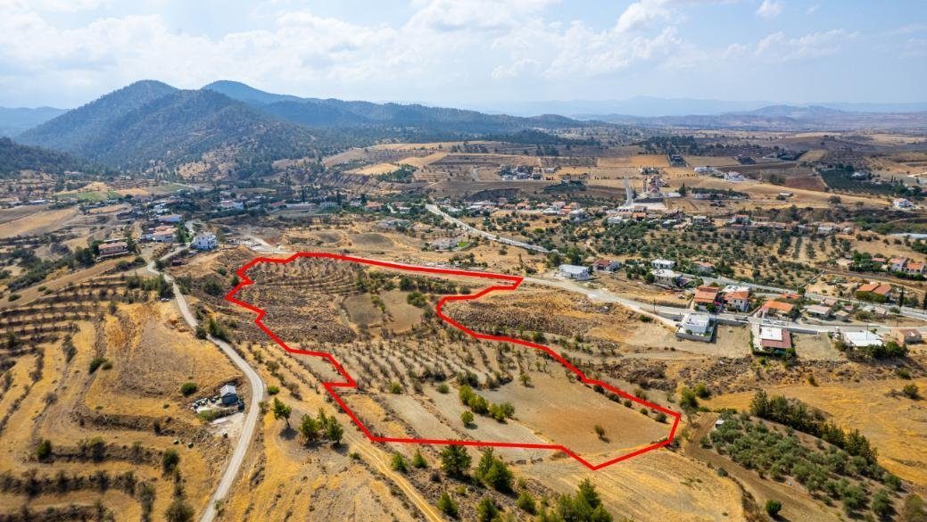 Residential field in Nikitari, Nicosia photo 1