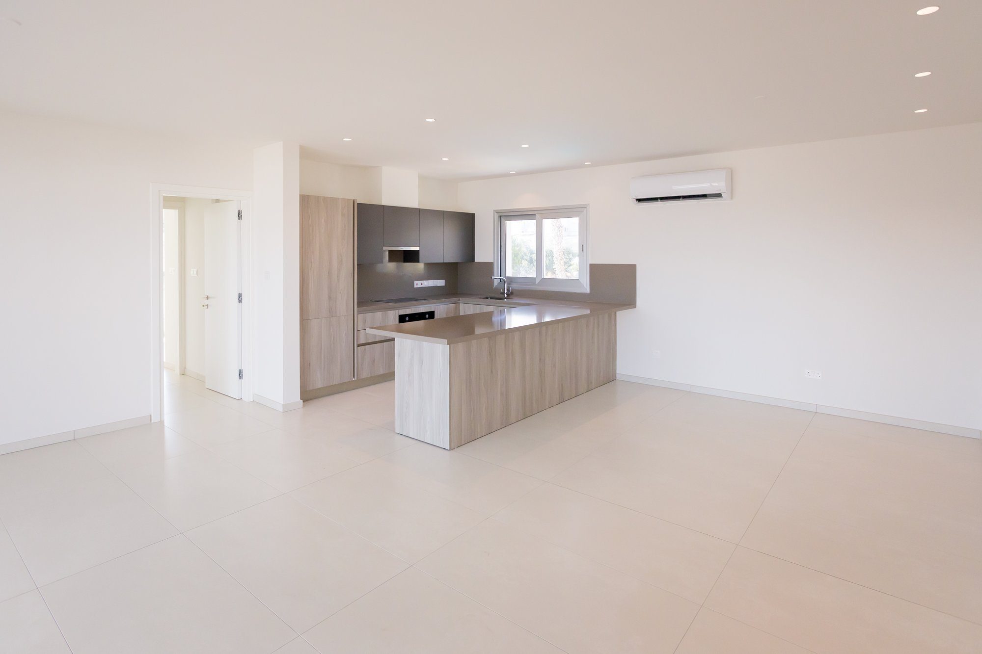 2 BR Penthouse in Germasogeia, Limassol photo 4