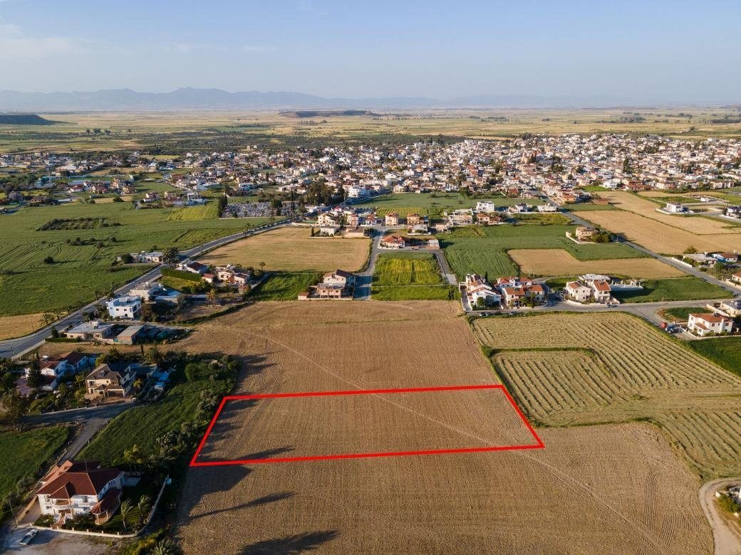 Shared residential field in Athienou, Larnaca photo 1