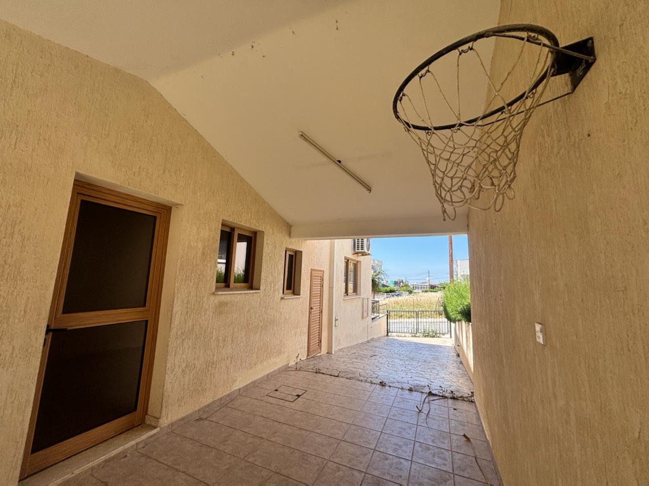 5 BR House in Agios Athanasios, Limassol photo 29