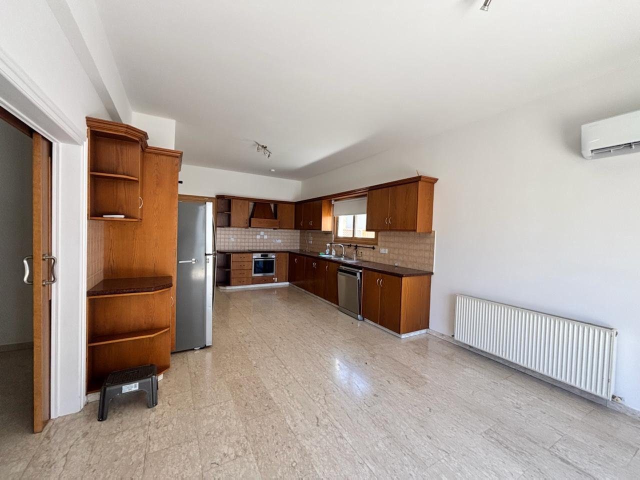 5 BR House in Agios Athanasios, Limassol photo 2