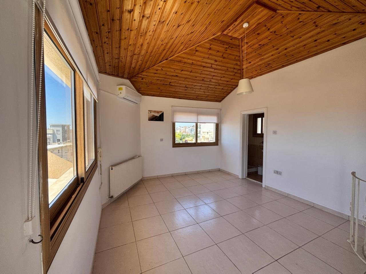 5 BR House in Agios Athanasios, Limassol photo 18