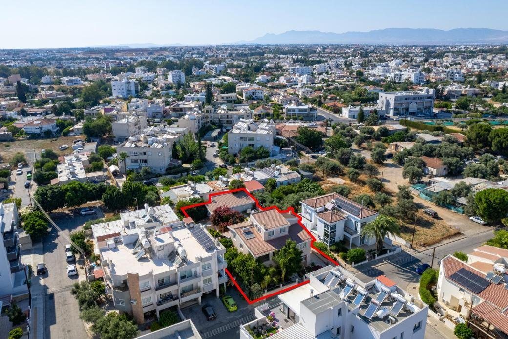 House with a pool in Lakatamia, Nicosia photo 3