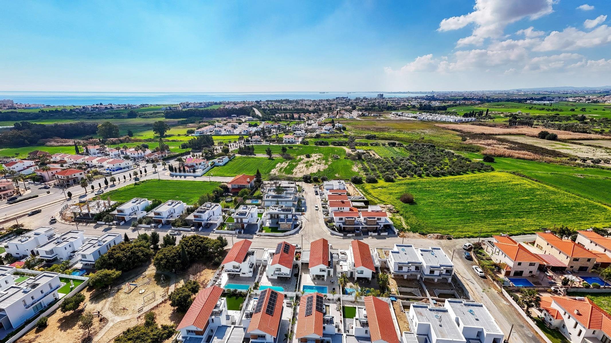 4 BR Villa in Pyla, Larnaca photo 8