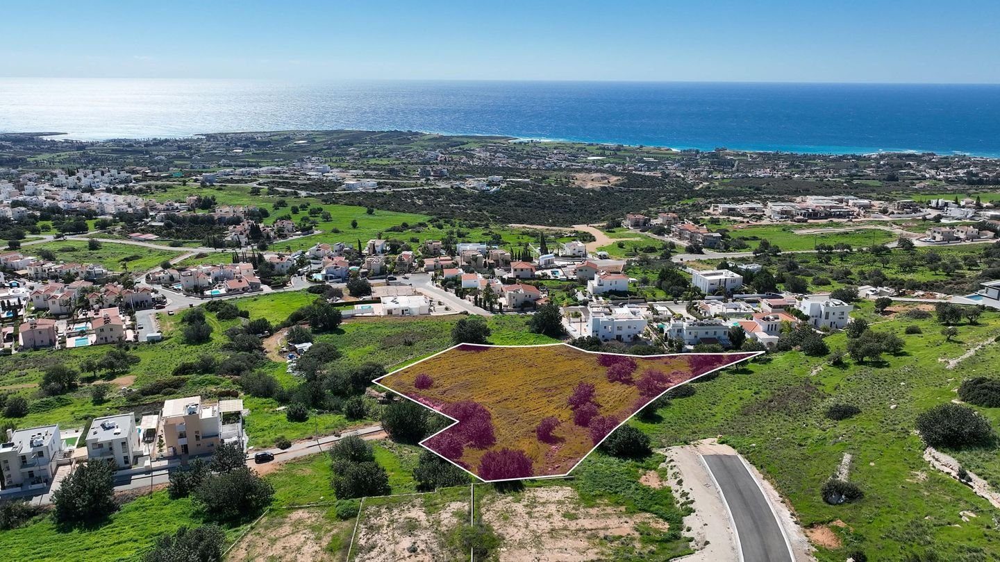 (Share) Residential field located in Pegeia, Paphos photo 3