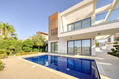 3 BR House with Private Swimming Pool in Pyrgos, Limassol thumbnail 1