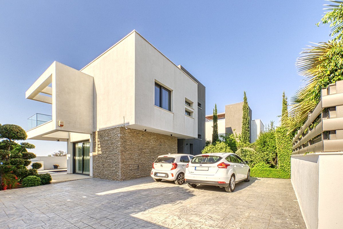 3 BR House with Private Swimming Pool in Pyrgos, Limassol photo 18