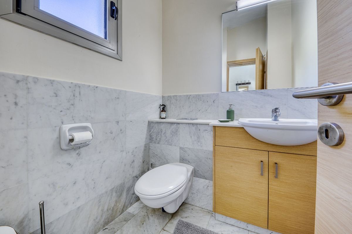 3 BR Townhouse in Agios Tychonas, Limassol photo 16