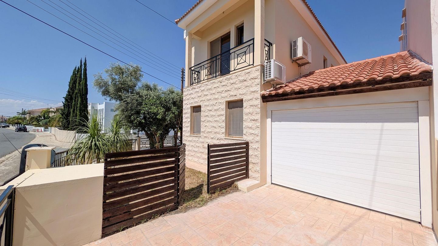 Four-Bedroom House in Aradippou, Larnaca photo 6
