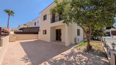 Four-Bedroom House in Aradippou, Larnaca thumbnail 5