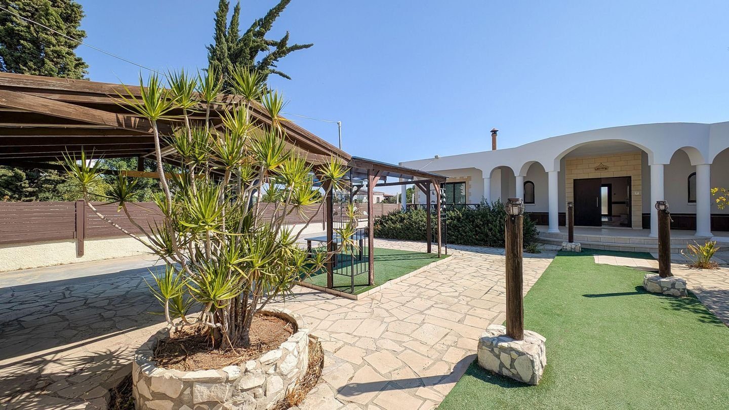 Three-Bedroom House in Agios Fanourios, Aradippou, Larnaca photo 6