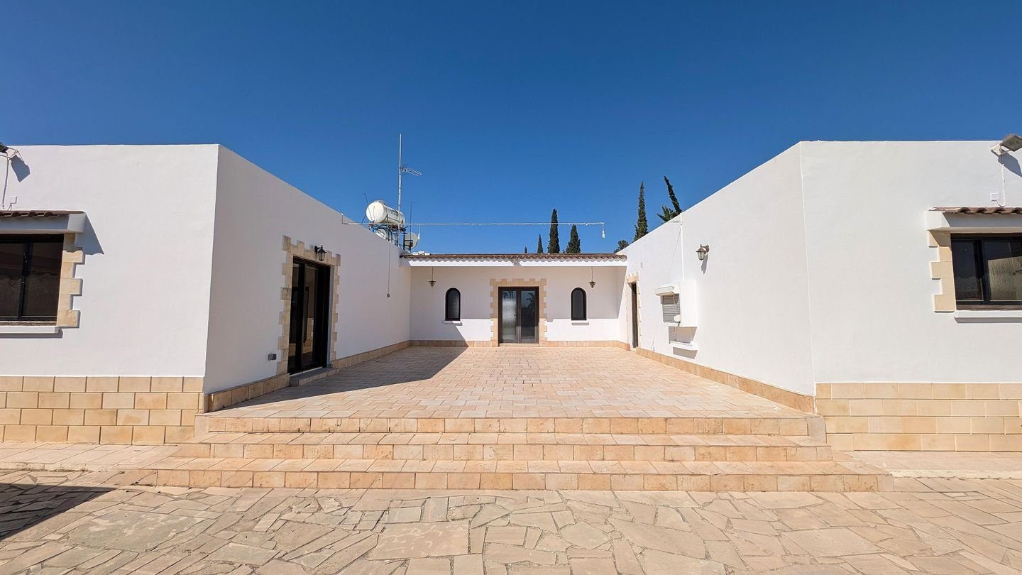 Three-Bedroom House in Agios Fanourios, Aradippou, Larnaca photo 11