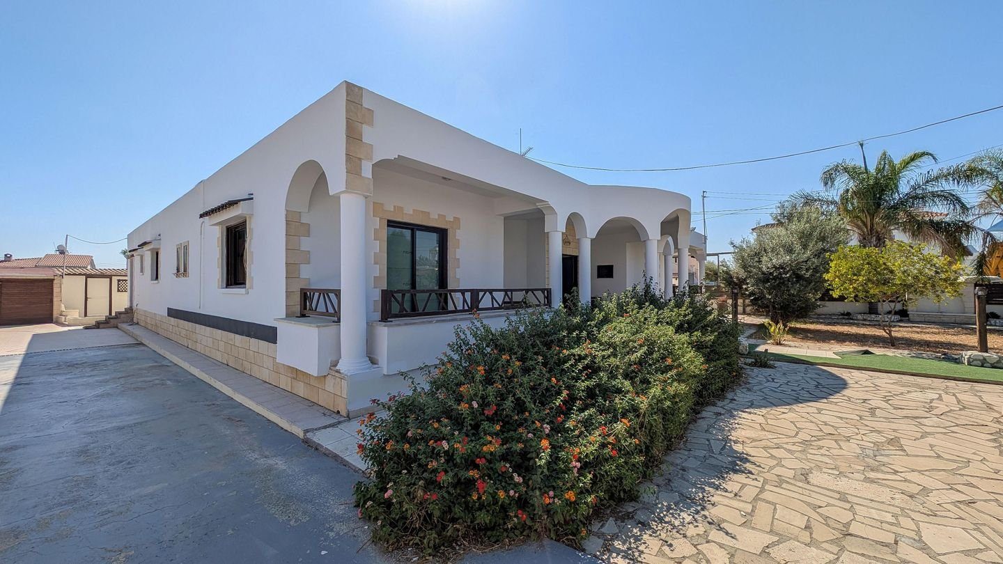 Three-Bedroom House in Agios Fanourios, Aradippou, Larnaca photo 10