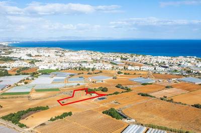 Shared residential field in Paralimni, Famagusta thumbnail 2