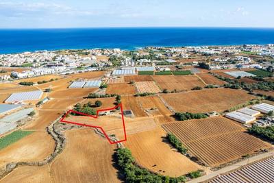 Shared residential field in Paralimni, Famagusta thumbnail 3