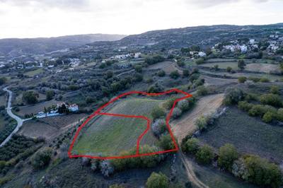 Shared residential fields in Stroumpi, Paphos thumbnail 3
