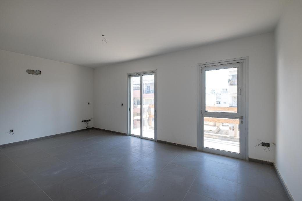 Incomplete 3 bedroom apartment in Aglantzia, Nicosia photo 8
