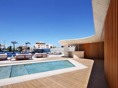 2 BR Apartment with Panoramic Sea Views in Neapolis, Limassol thumbnail 8