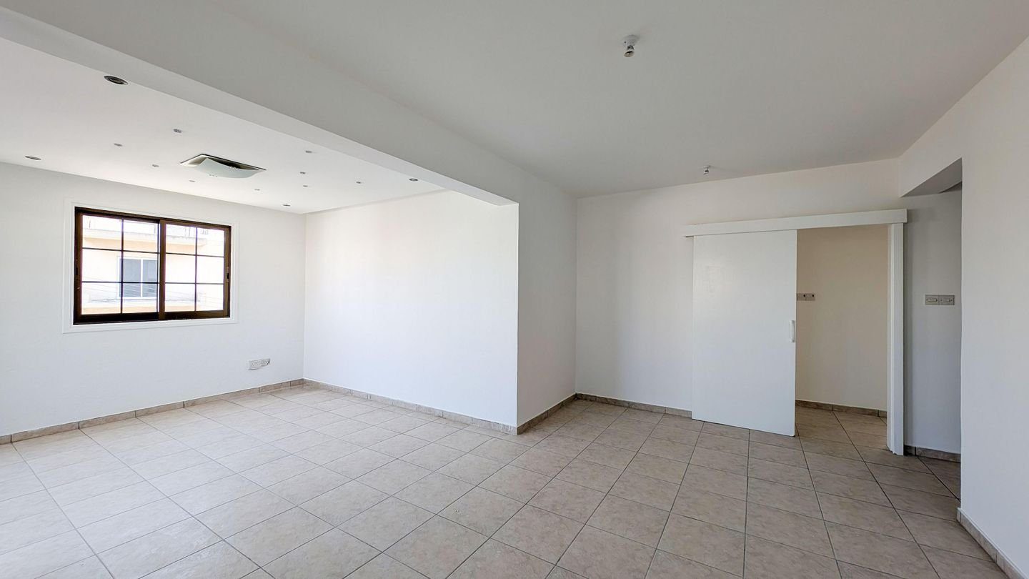 Three-Bedroom Apartment in Panagia, Nicosia photo 5