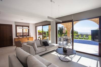 5 BR Villa in Agia Thekla, Famagusta thumbnail 7
