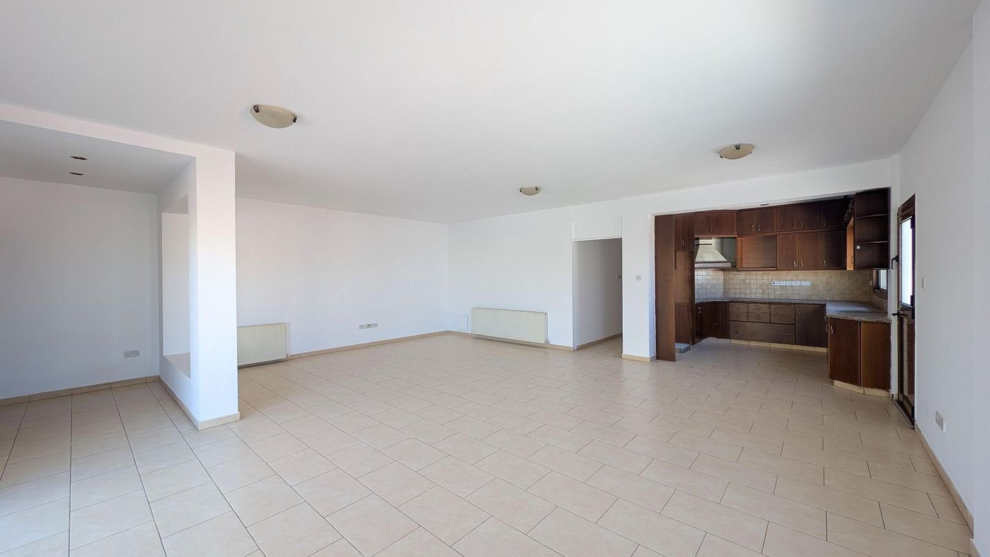 Ground-Floor House in Agios Athanasios, Limassol — photo 8