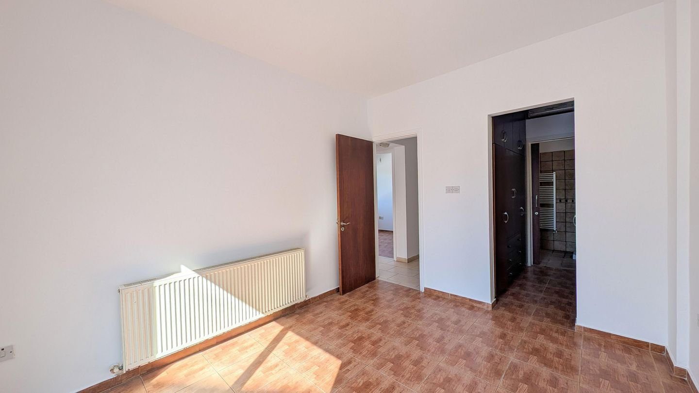Ground-Floor House in Agios Athanasios, Limassol photo 14