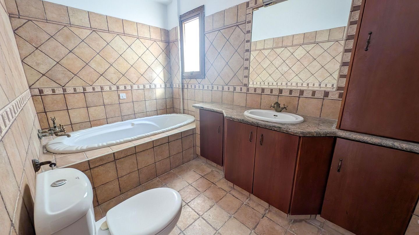 Ground-Floor House in Agios Athanasios, Limassol photo 17