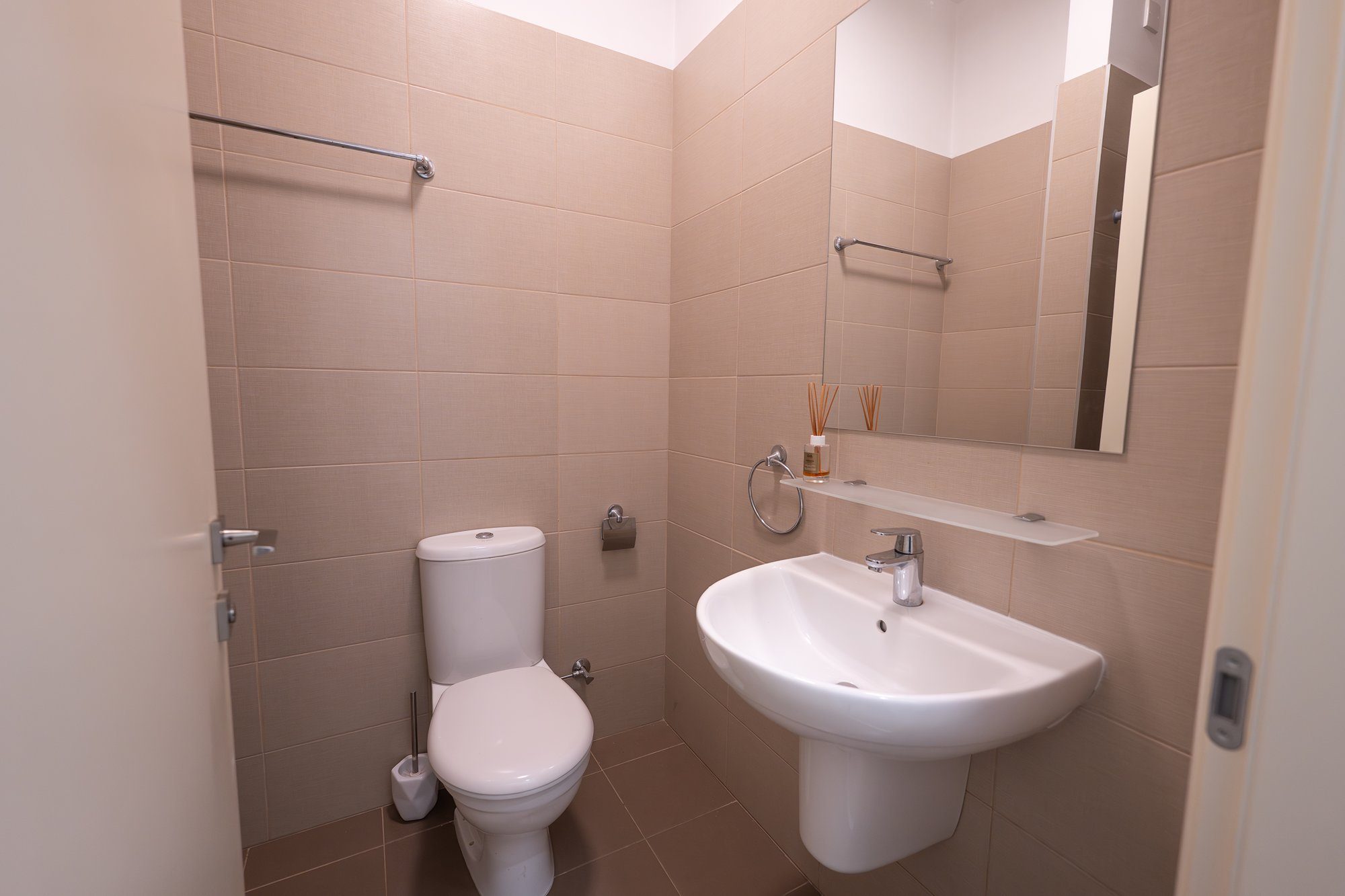 3 BR Ground Apartment in Agia Zoni, Limassol photo 18