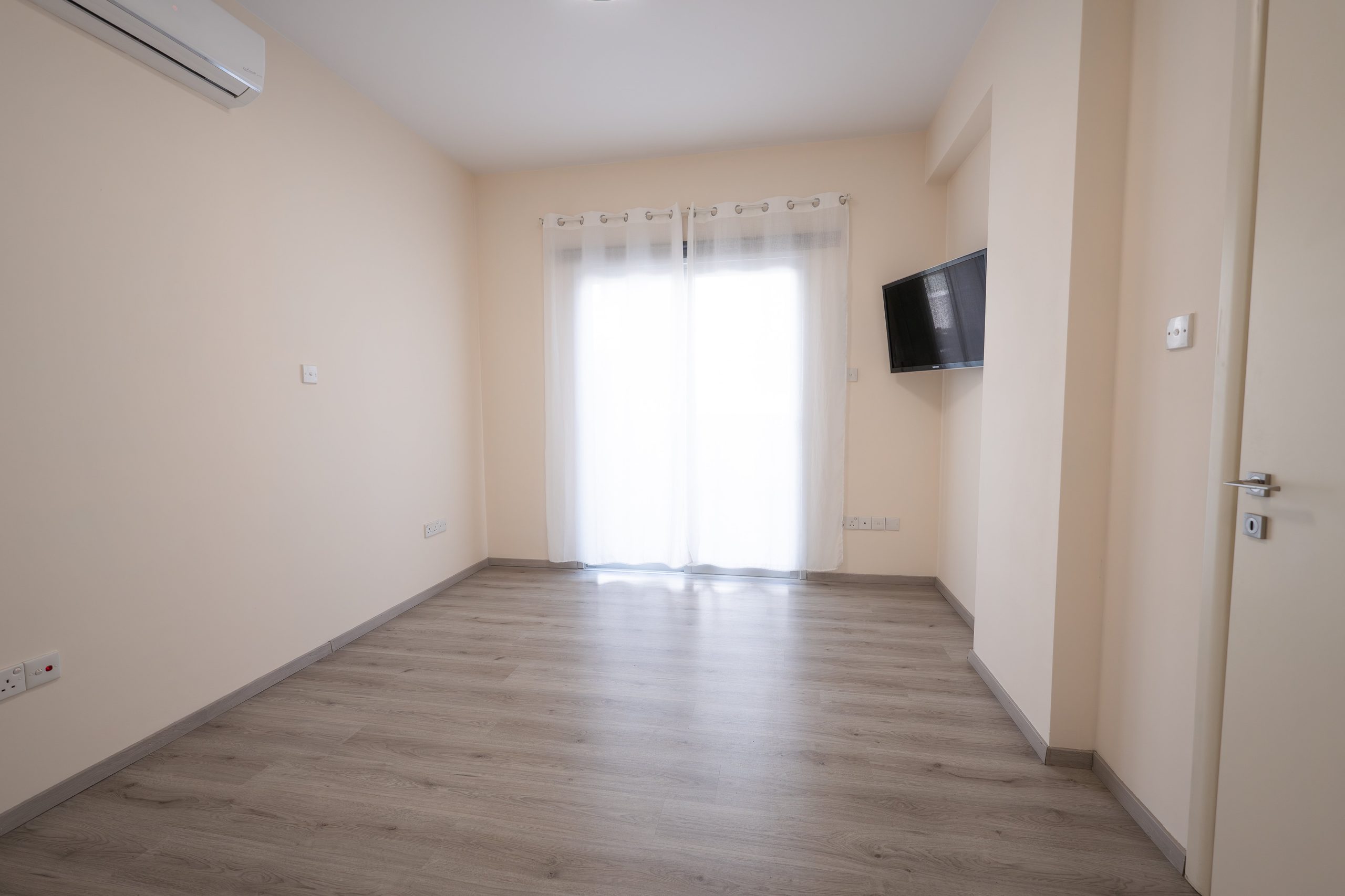 3 BR Ground Apartment in Agia Zoni, Limassol photo 11