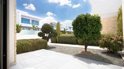 4 BR Beachfront Villa in Kissonerga, Paphos thumbnail 11